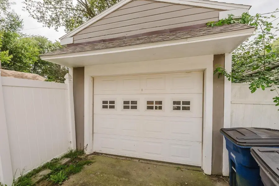 2219 Portsmouth Ave, Toledo, OH 43616 - #3