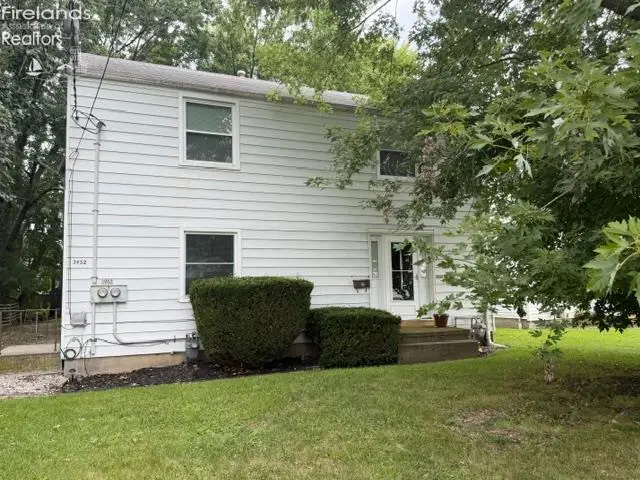 3950 Gary Avenue, Lorain, OH 44055 - #1