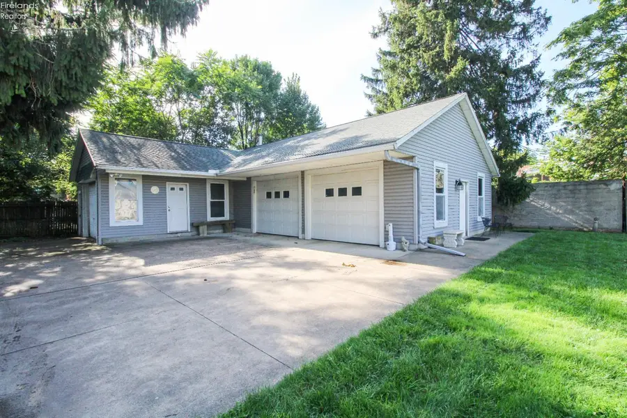 319 Lawrence Street, Sandusky, OH 44870 - #3