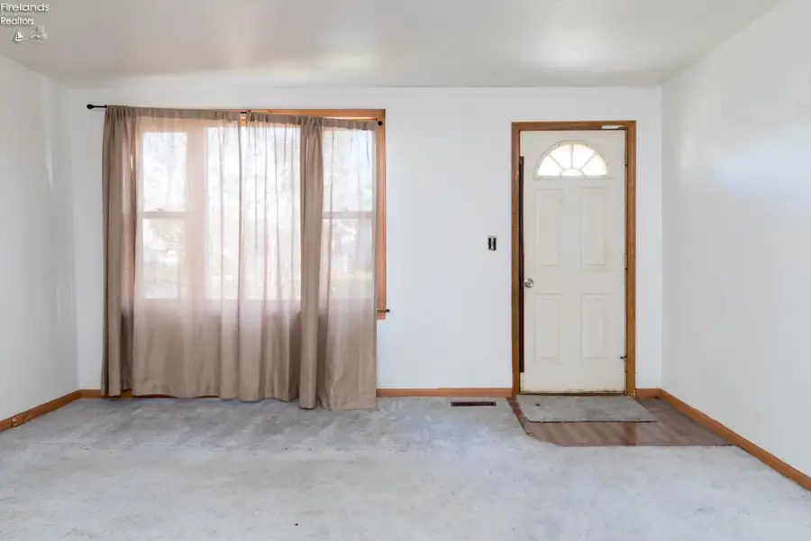 531 W Tiffin Street, Fostoria, OH 44830 - #3