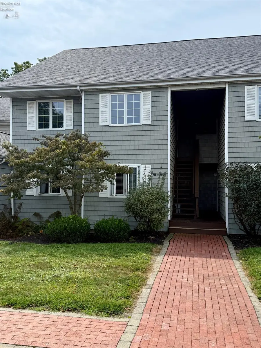 111 W Lakeshore Drive #2B, Kelleys Island, OH 43438 - #2