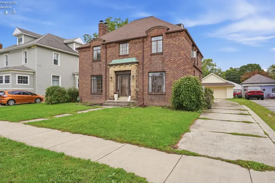 733 N Main Street, Fostoria, OH 44830 - #2
