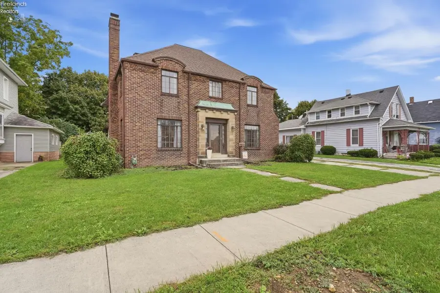 733 N Main Street, Fostoria, OH 44830 - #3