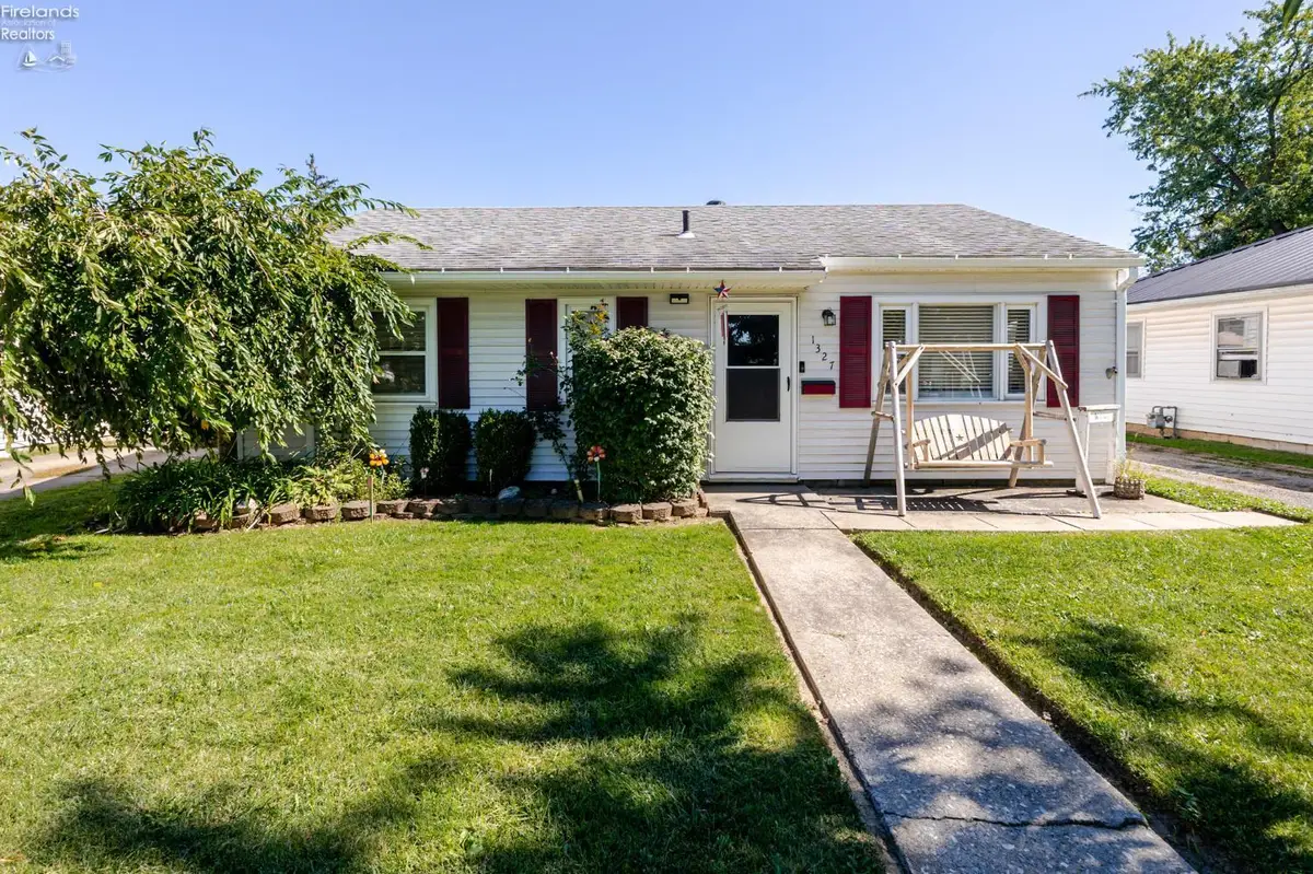 1327 Fleetwood Drive, Fremont, OH 43420 - #1