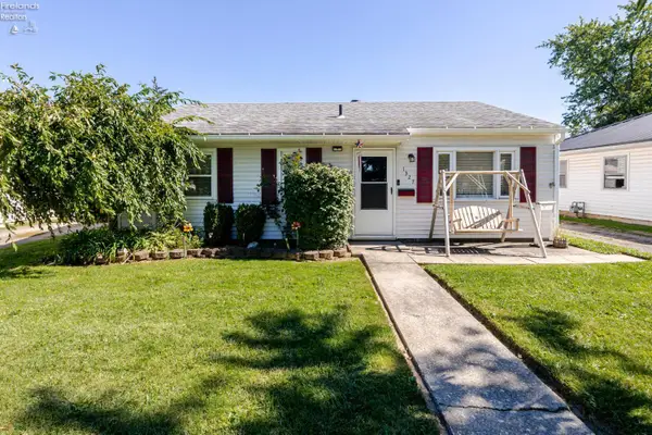 1327 Fleetwood Drive, Fremont, OH 43420