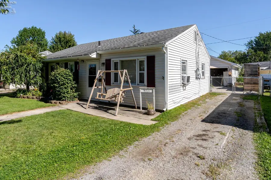 1327 Fleetwood Drive, Fremont, OH 43420 - #3