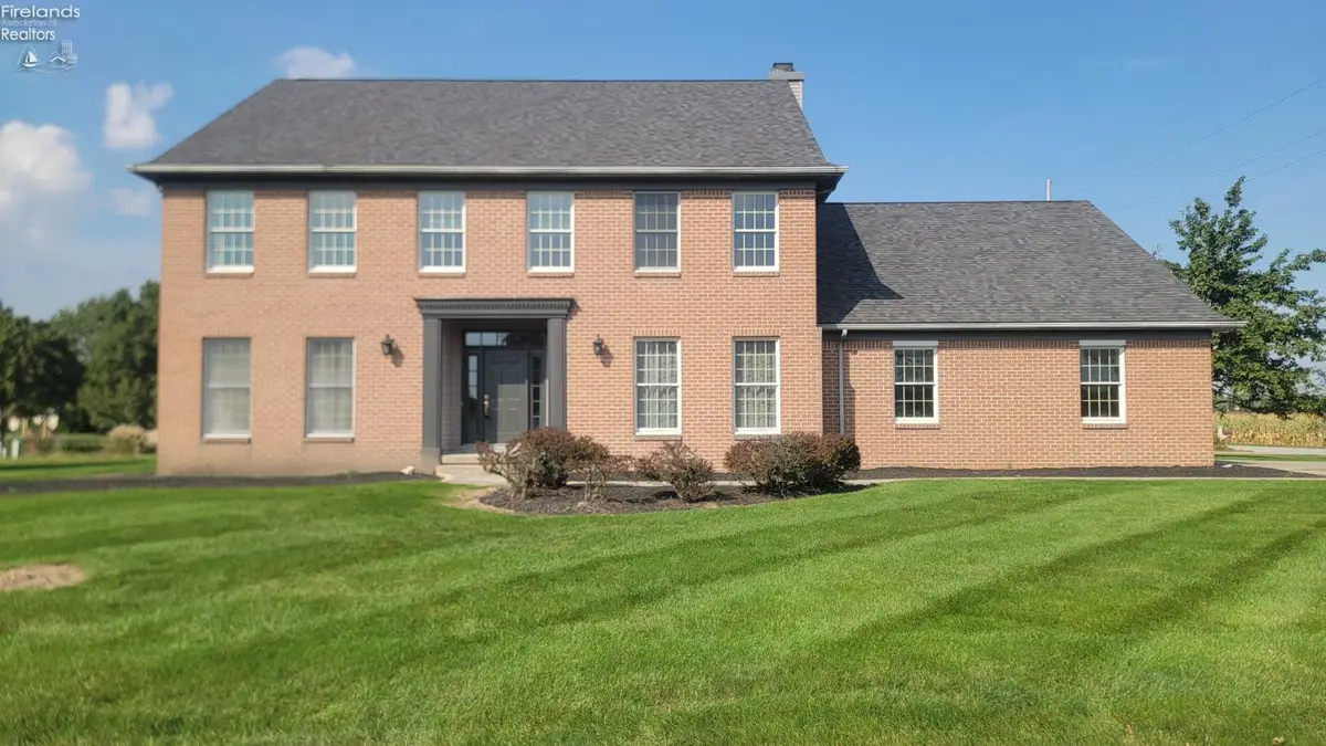 33 Ponds Side Drive, Fremont, OH 43420 - #1
