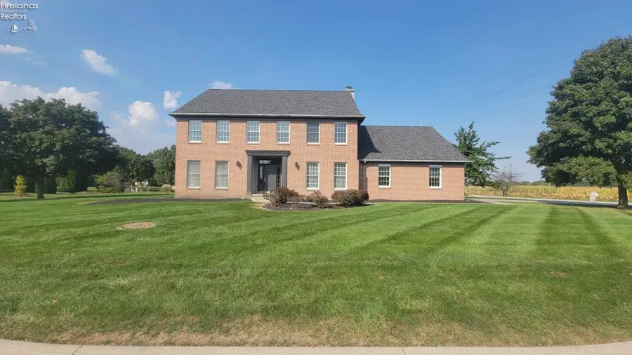 33 Ponds Side Drive, Fremont, OH 43420 - #2
