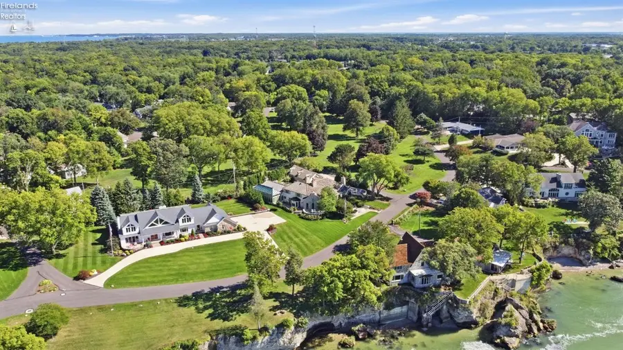3941 N Cliff Road, Port Clinton, OH 43452 - #2