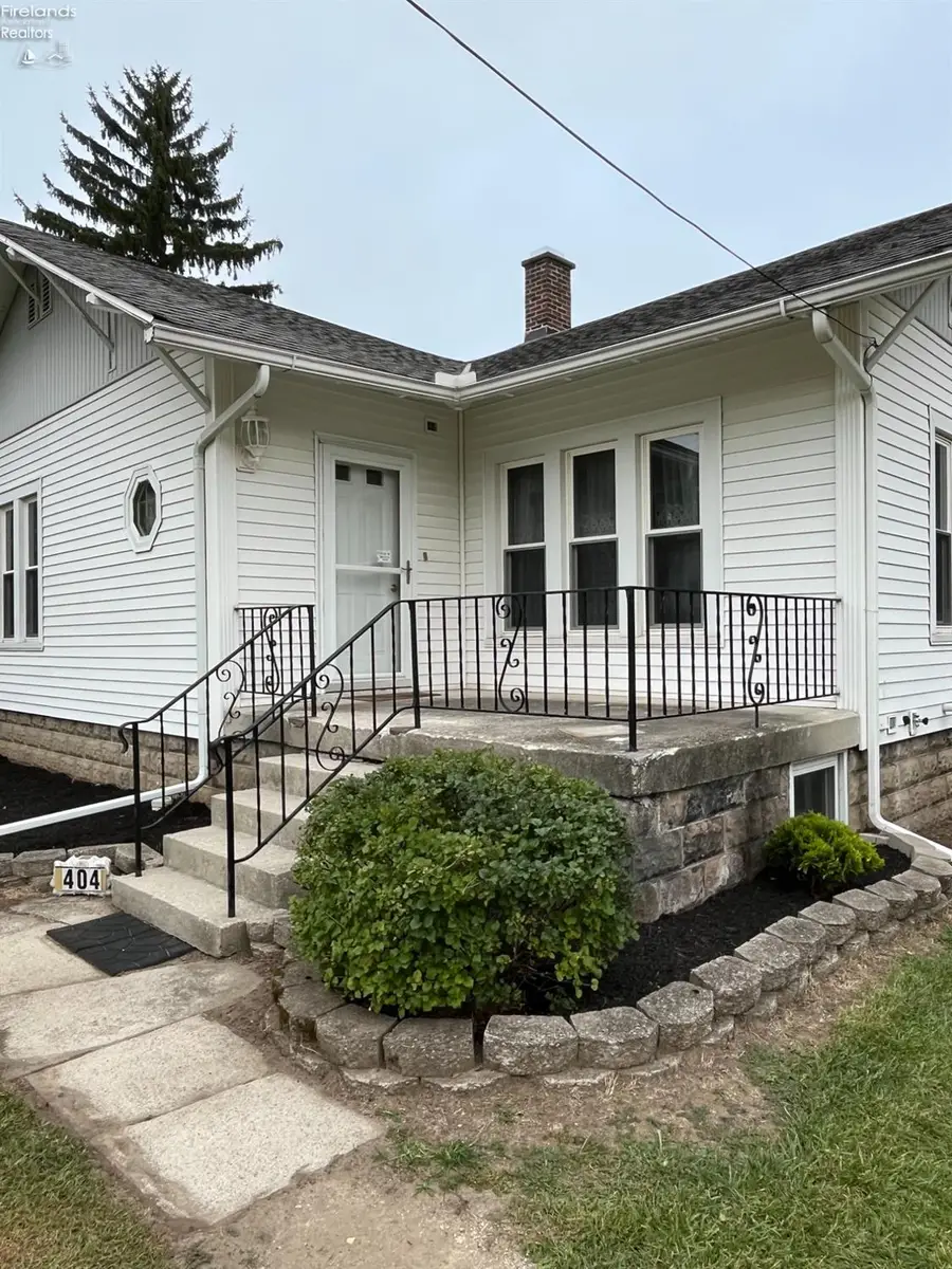 404 E Maple Street, Clyde, OH 43410 - #2