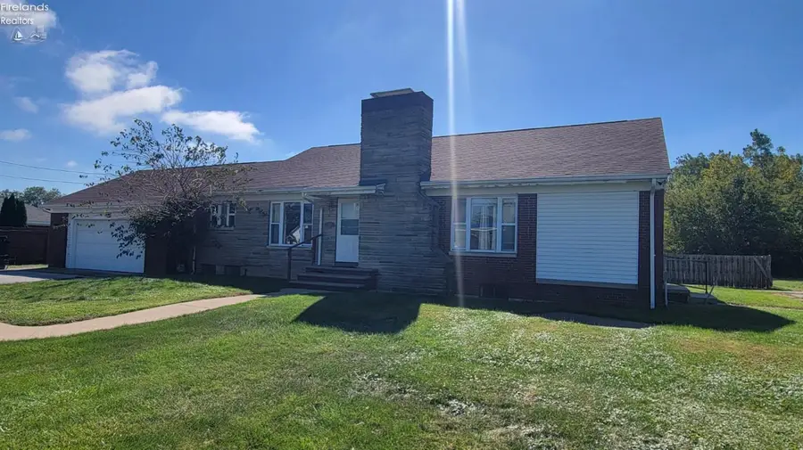 3230 Venice Road, Sandusky, OH 44870 - #2