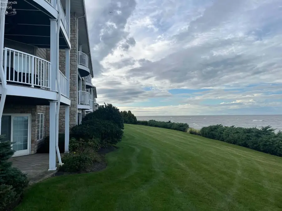 2804 Whispering Shores Drive, Vermilion, OH 44089 - #2