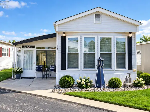 8175 North Shore Boulevard #19, Marblehead, OH 43440