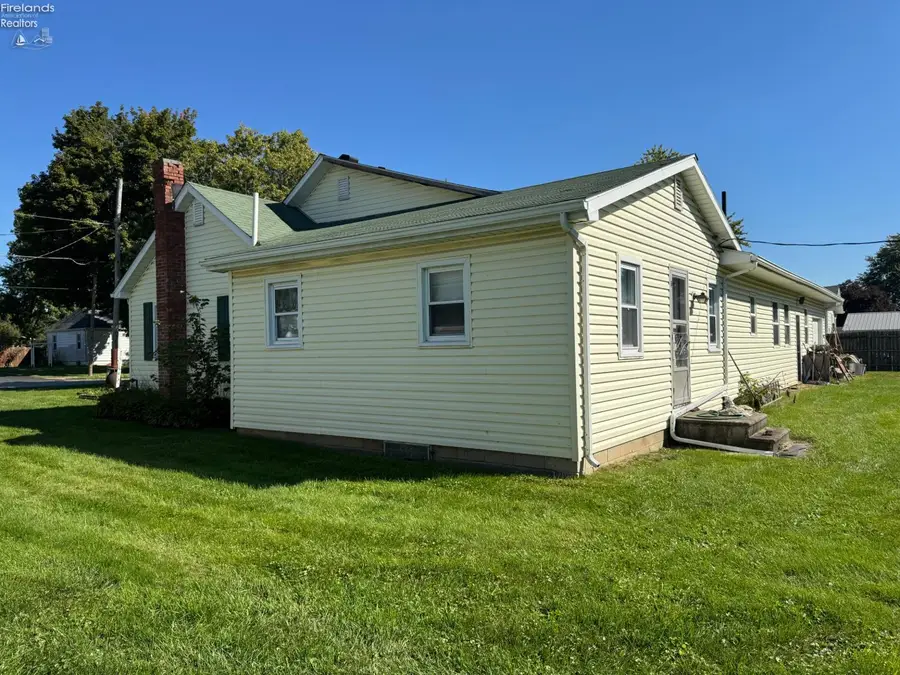 325 Randall Avenue, Bellevue, OH 44811 - #3