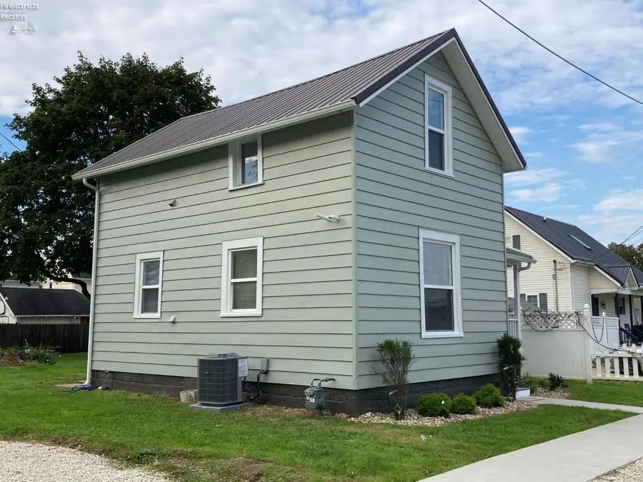 110 E Emerald Street, Willard, OH 44890 - #2