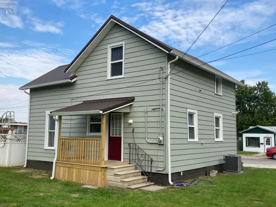 110 E Emerald Street, Willard, OH 44890 - #3