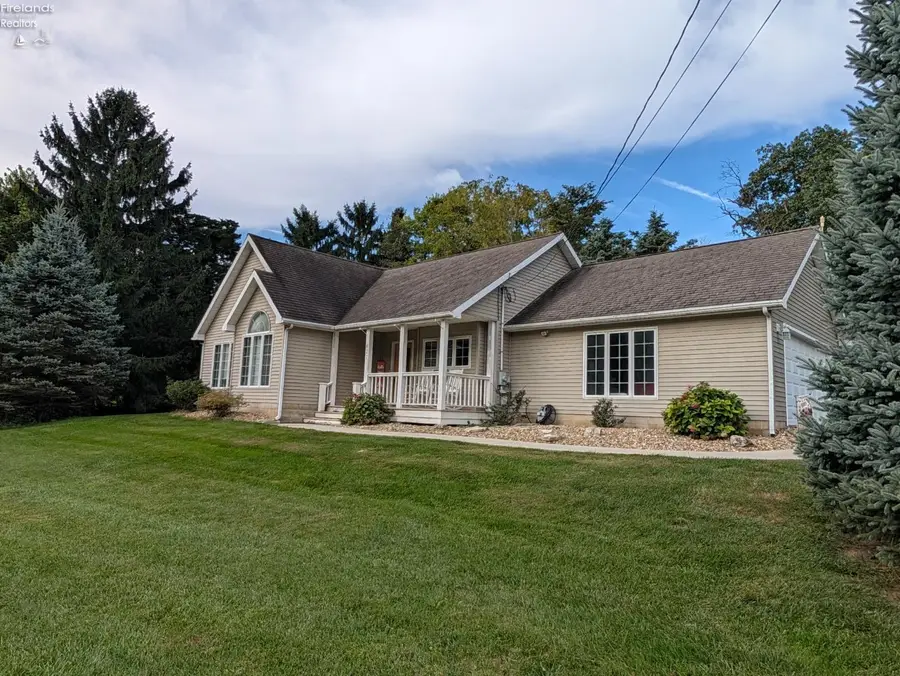 627 NW Catawba Road, Port Clinton, OH 43452 - #2