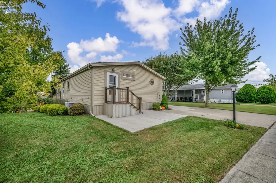 112 W Bass Circle, Marblehead, OH 43440 - #3