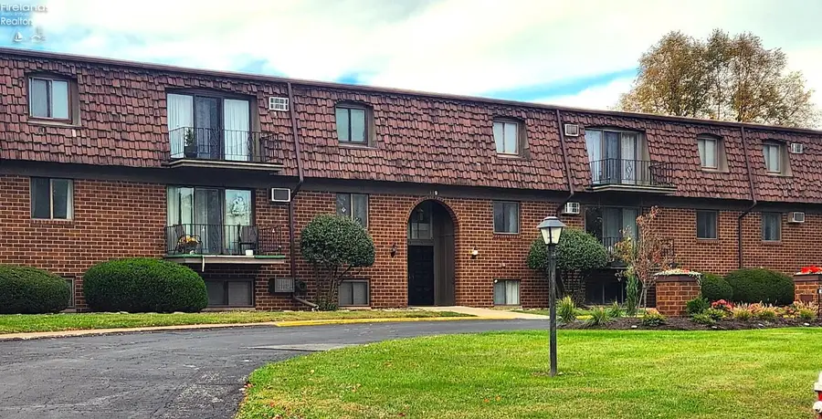 119 Stonyridge Drive #208, Sandusky, OH 44870 - #2