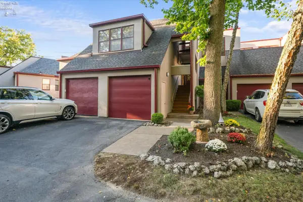 4333 Marin Woods #B, Port Clinton, OH 43452