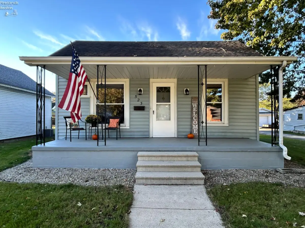 523 W North Street, Fostoria, OH 44830 - #1