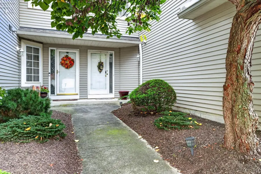 120 Ambleside Way, Amherst, OH 44001 - #3