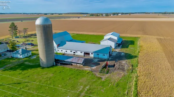 7512 County Road 55, Gibsonburg, OH 43431