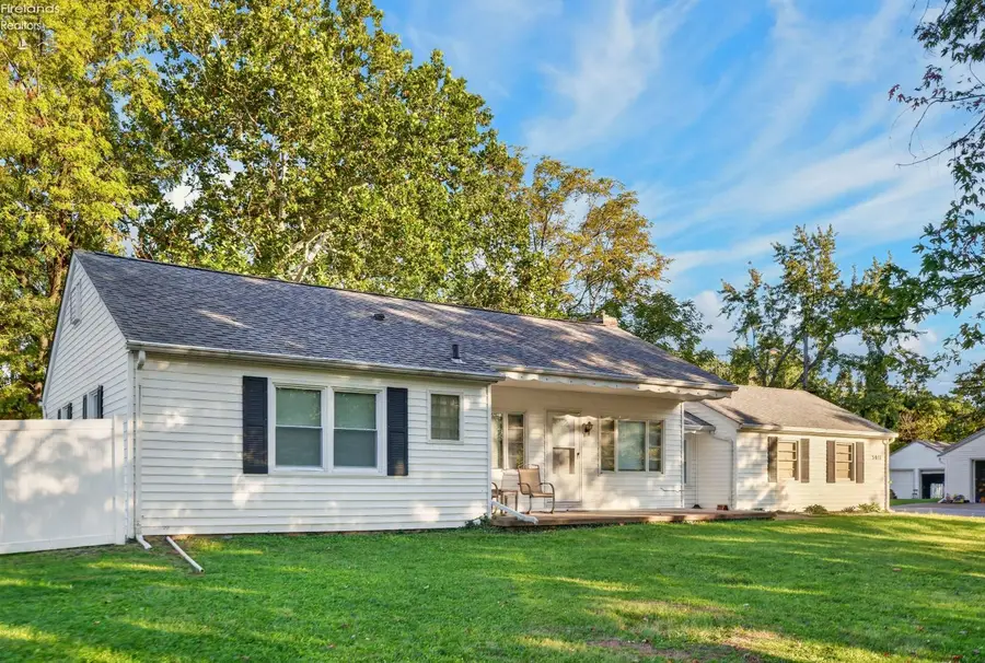 5011 Leavitt Road, Lorain, OH 44053 - #2