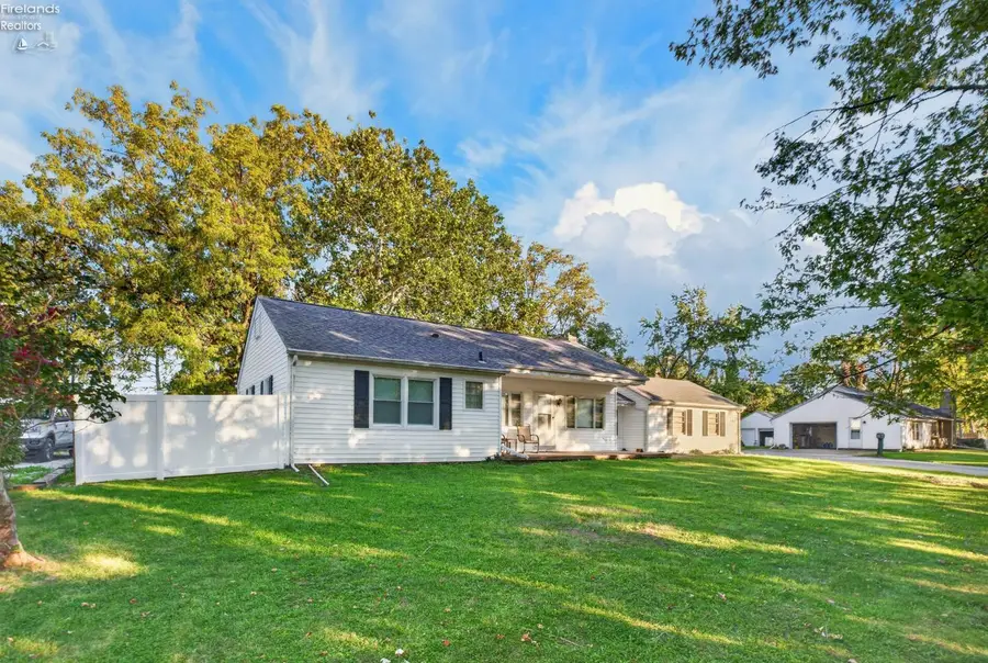 5011 Leavitt Road, Lorain, OH 44053 - #3