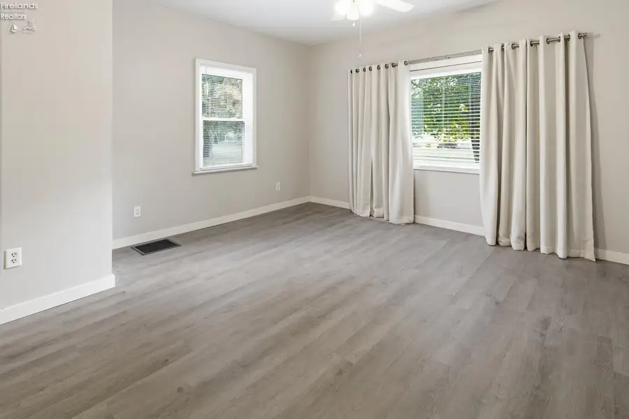 434 White Road, Fremont, OH 43420 - #3