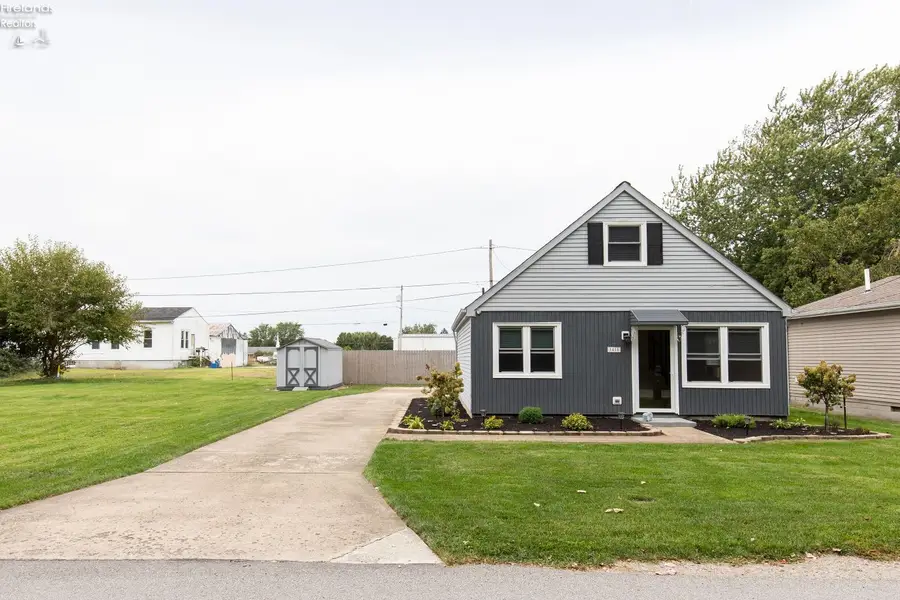 1415 Edgewater Avenue, Sandusky, OH 44870 - #3