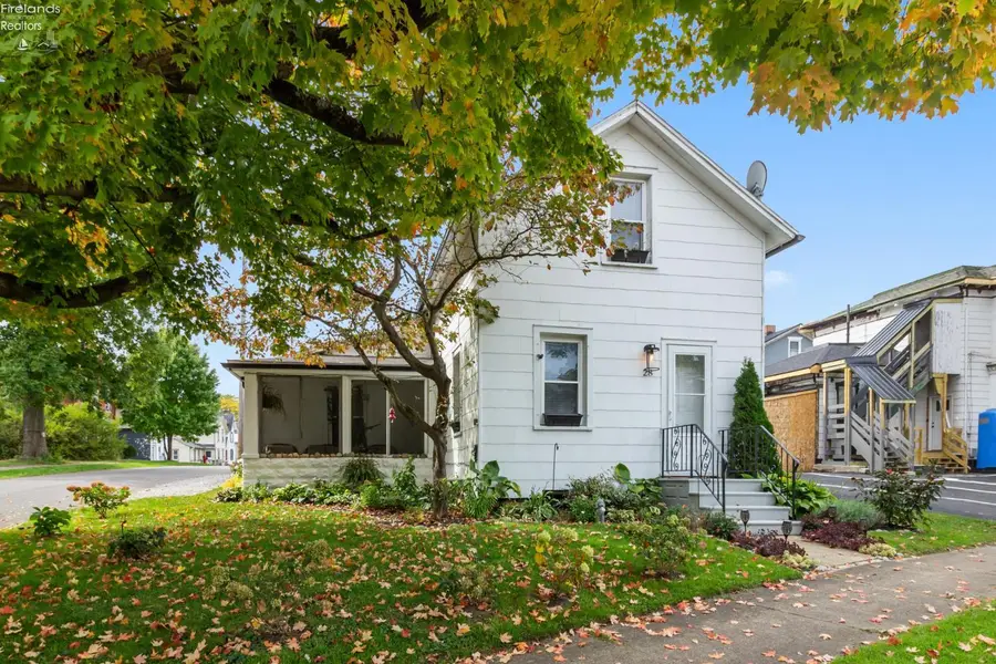 28 Woodlawn Avenue, Norwalk, OH 44857 - #2