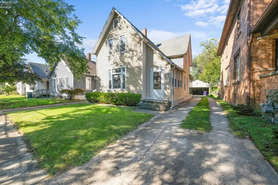 411 Taylor Street, Sandusky, OH 44870 - #3