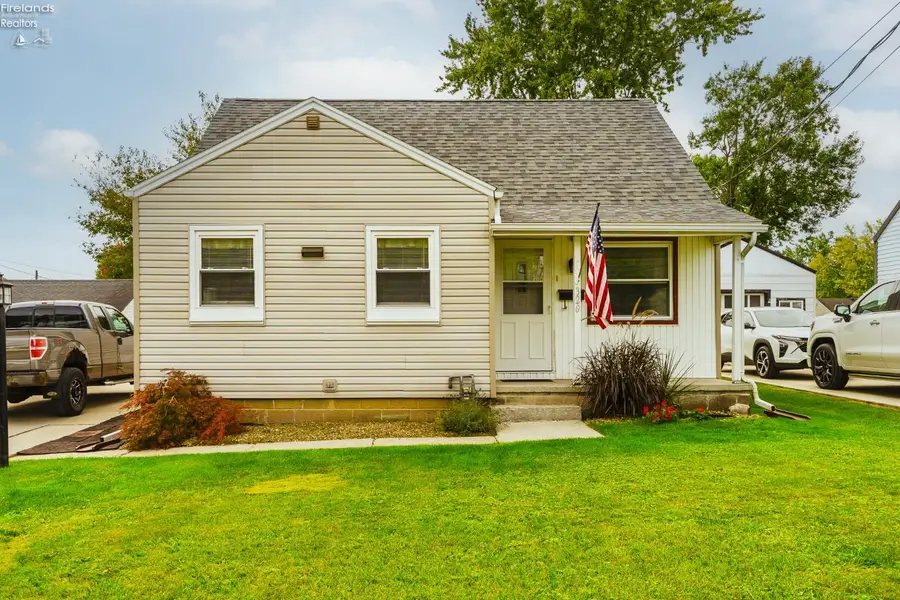 320 Goodrich Road, Bellevue, OH 44811 - #3
