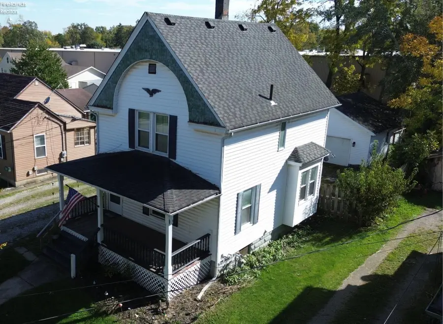 407 W Herrick Avenue, Wellington, OH 44090 - #2