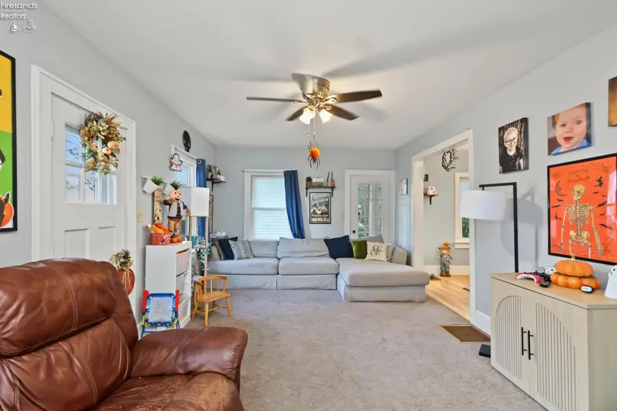 317 Ashland Ave, Ashland, OH 44805 - #3