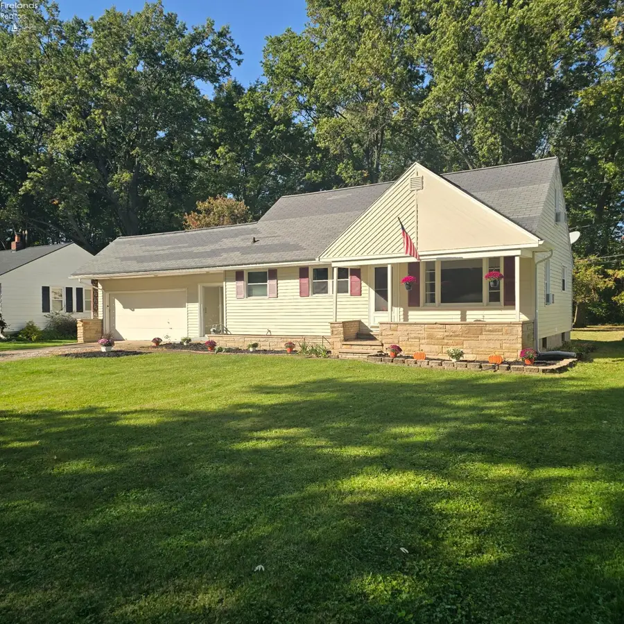 42108 S Emerson Court, Elyria, OH 44035 - #2