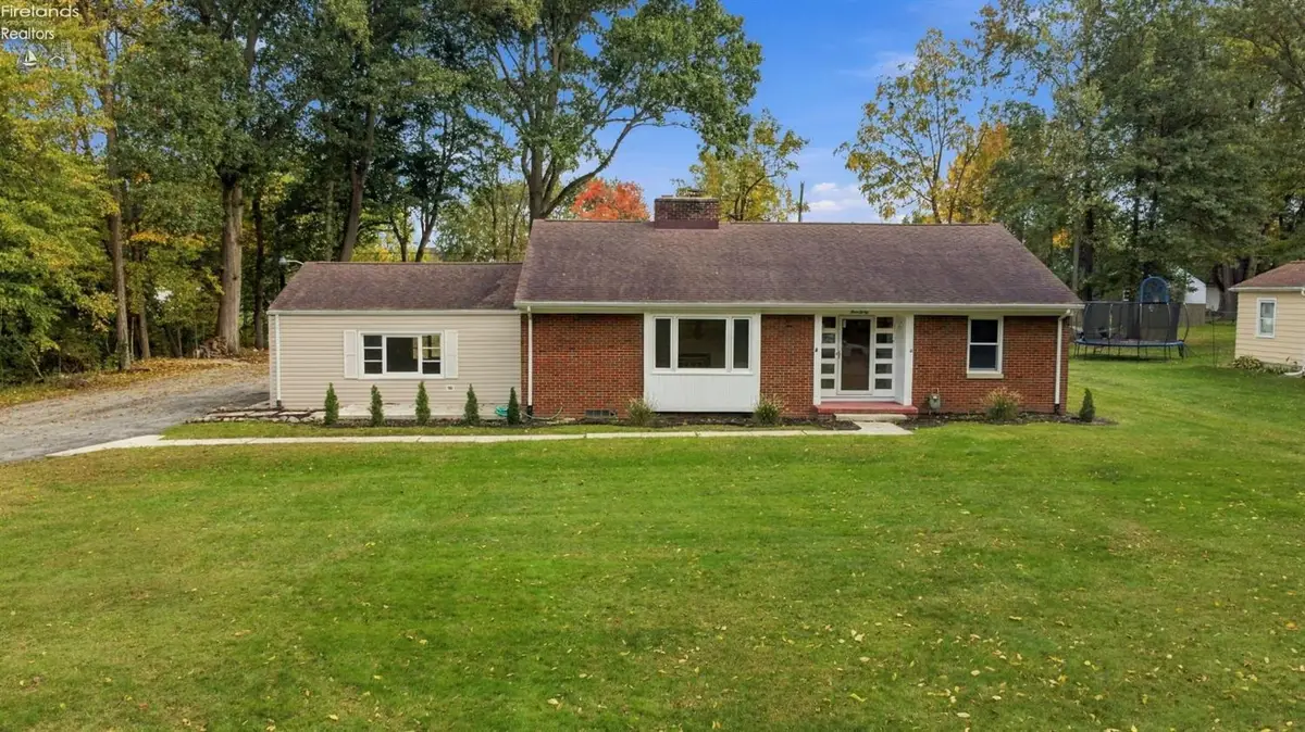 330 Riverside Drive, Tiffin, OH 44883 - #1