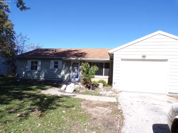 1058 Springwood Drive, Fremont, OH 43420