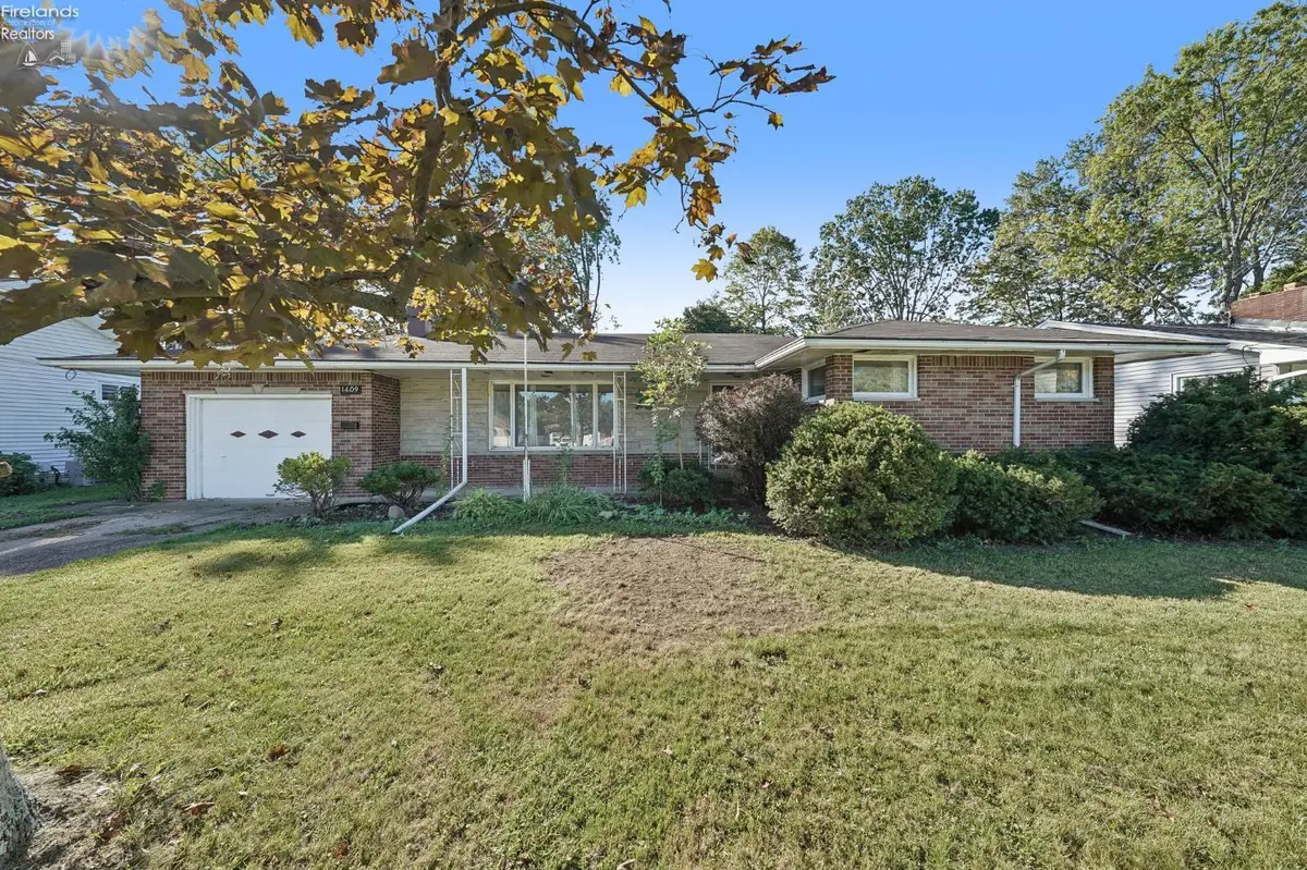 1409 W 40th Street, Lorain, OH 44053 - #1