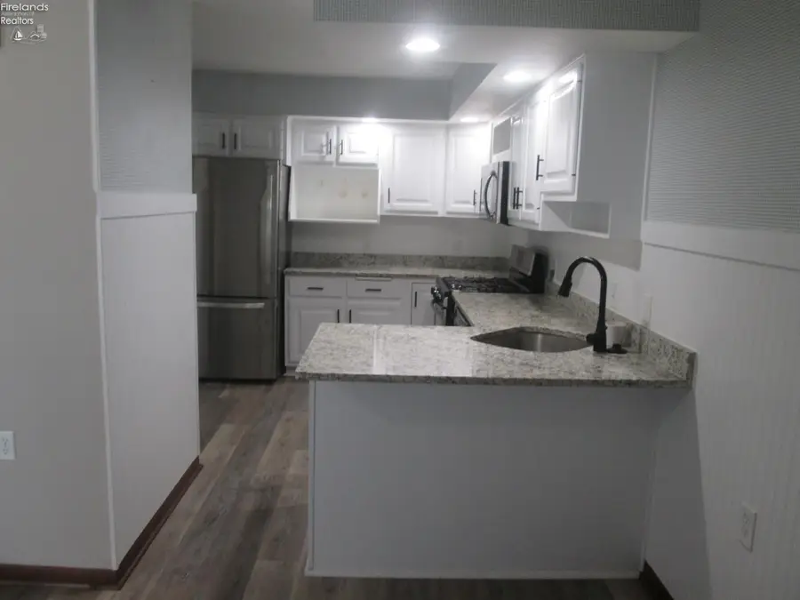 810 Martha, Huron, OH 44839 - #3