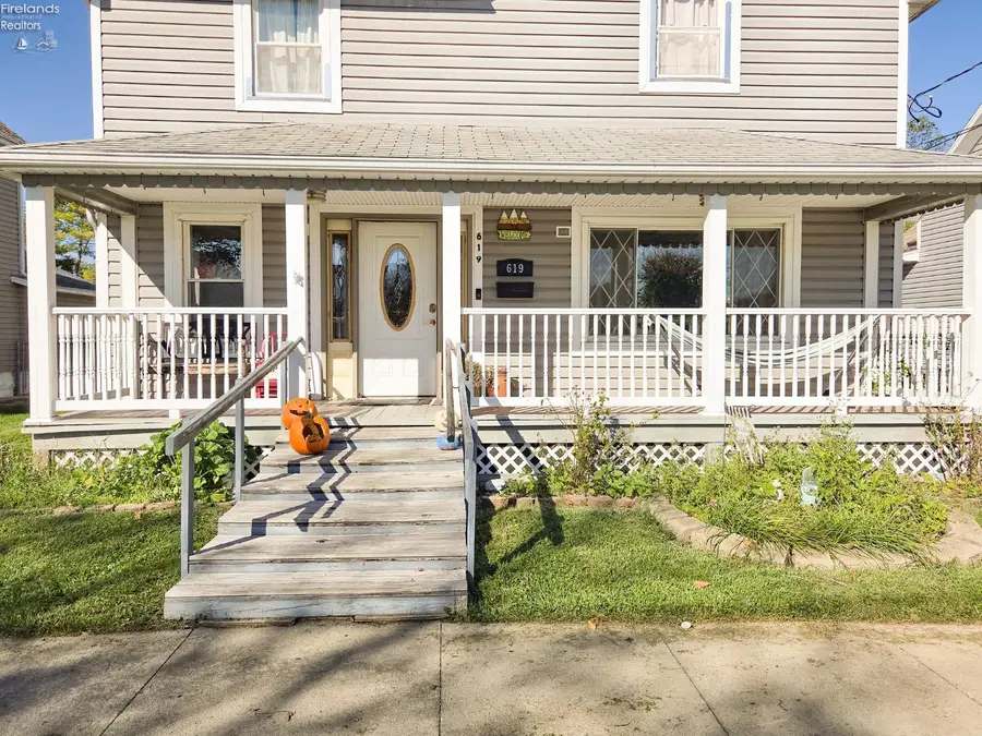 619 Bush Place, Fremont, OH 43420 - #3