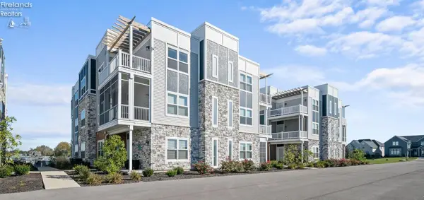 2721 S Harbor Bay Drive #1232, Marblehead, OH 43440