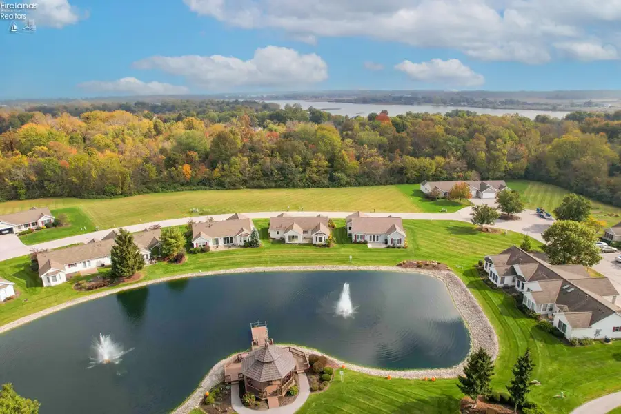 771 N Vineyard Circle, Port Clinton, OH 43452 - #3