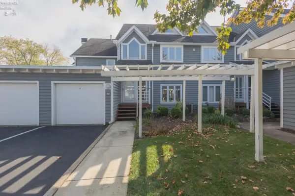 188 Marina Point Drive, Sandusky, OH 44870