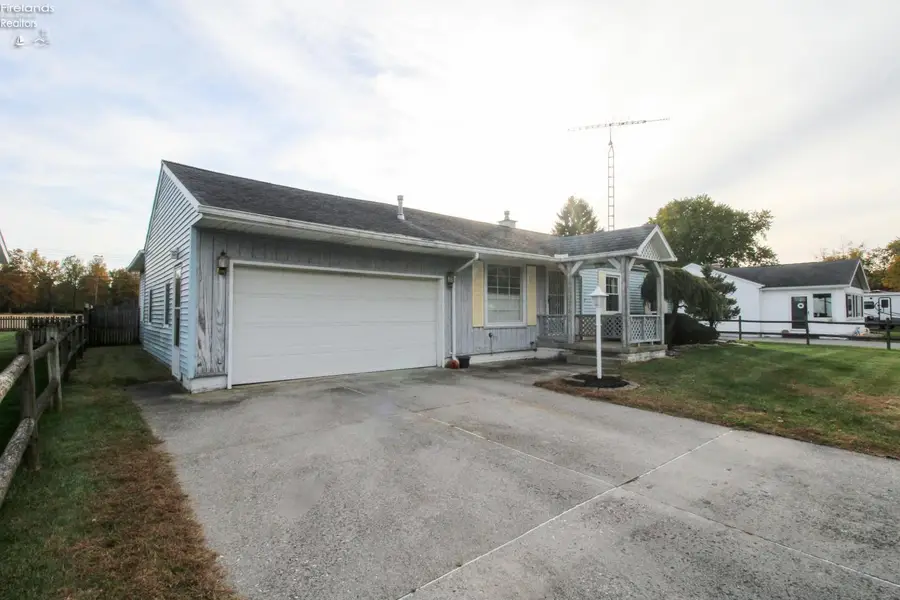 4165 Fox Avenue, Clyde, OH 43410 - #3
