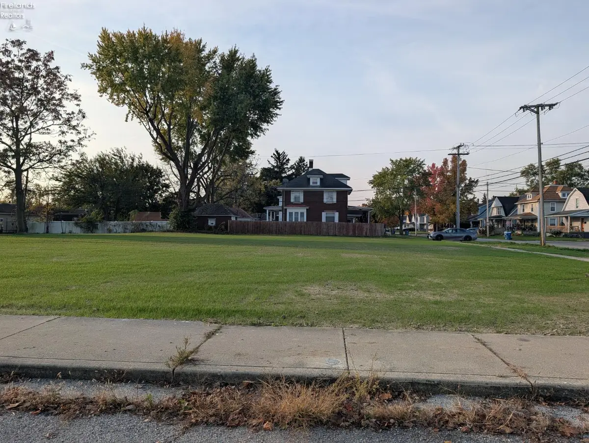 901 E State Street, Fremont, OH 43420 - #1