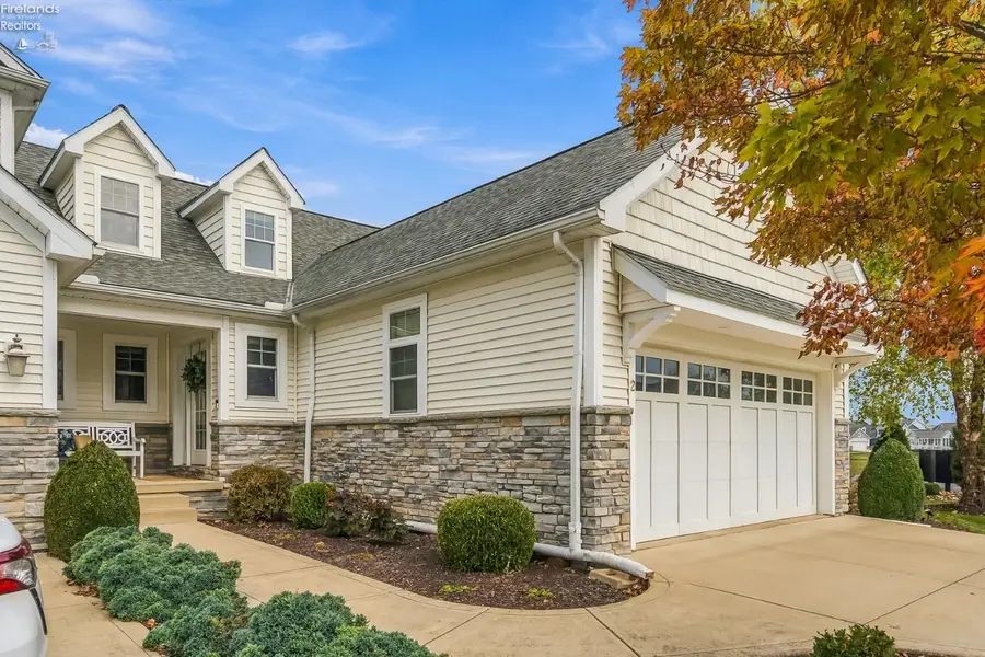 5333 Swan Drive #J2, Port Clinton, OH 43452 - #2