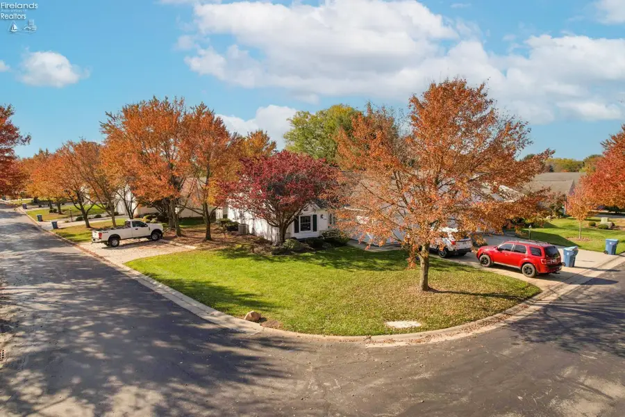 2316 Westwind Drive, Sandusky, OH 44870 - #2