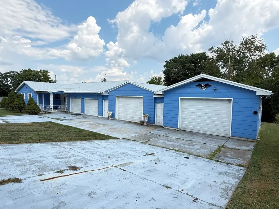 358 Warren Ave, West Portsmouth, OH 45663 - #3